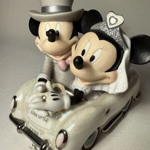 Disney Precious Moments Showcase Figurine Happily ever after wed cake topper